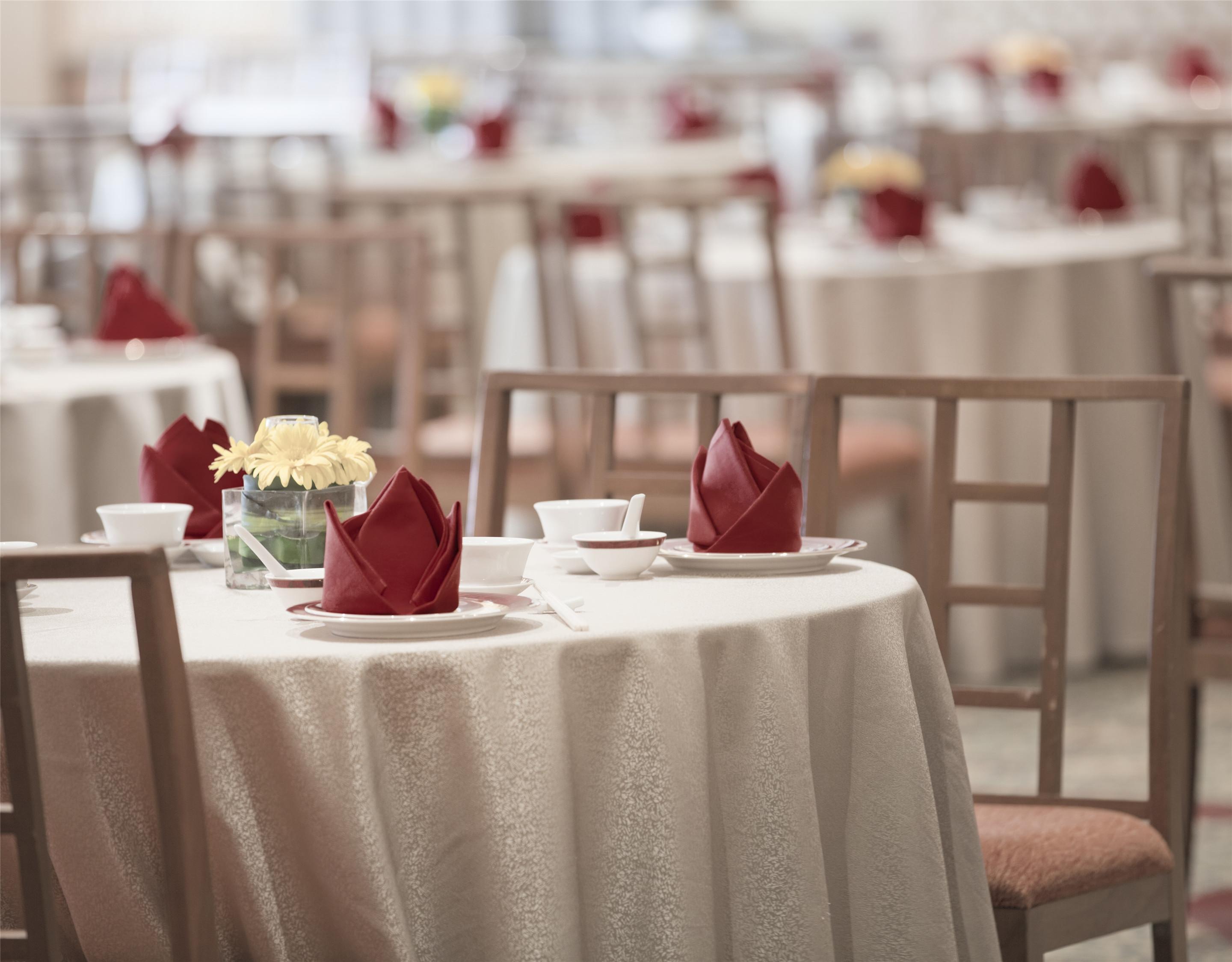 סובאנג ג'איה Dorsett Grand Subang Hotel מראה חיצוני תמונה A table set for a formal meal