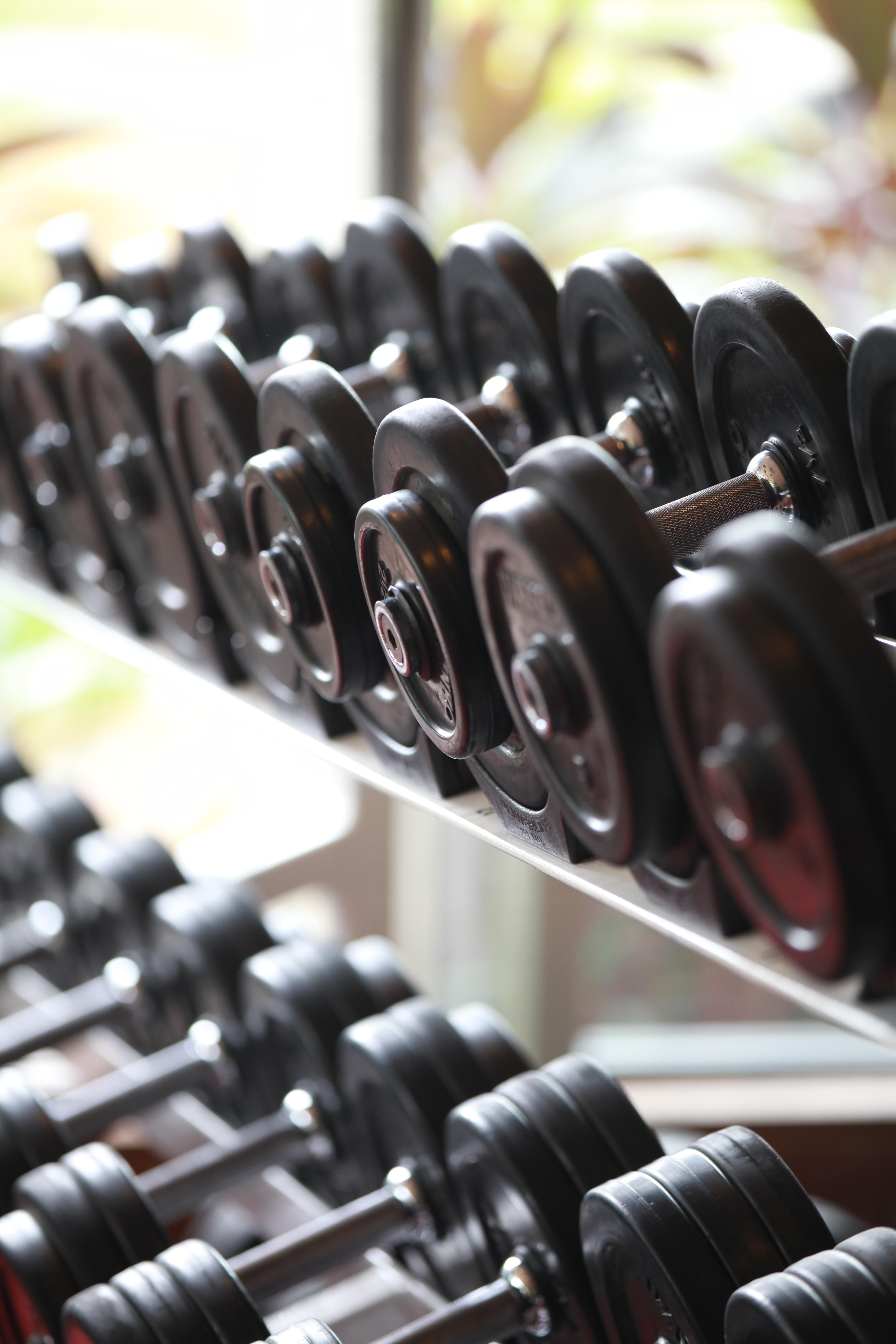 סובאנג ג'איה Dorsett Grand Subang Hotel מראה חיצוני תמונה Dumbbells on a rack