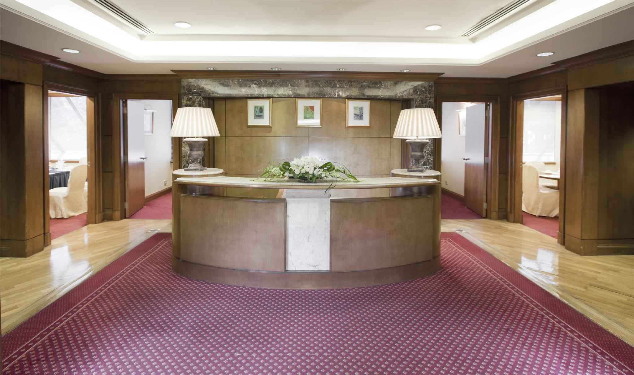 סובאנג ג'איה Dorsett Grand Subang Hotel מראה חיצוני תמונה The reception area of the club