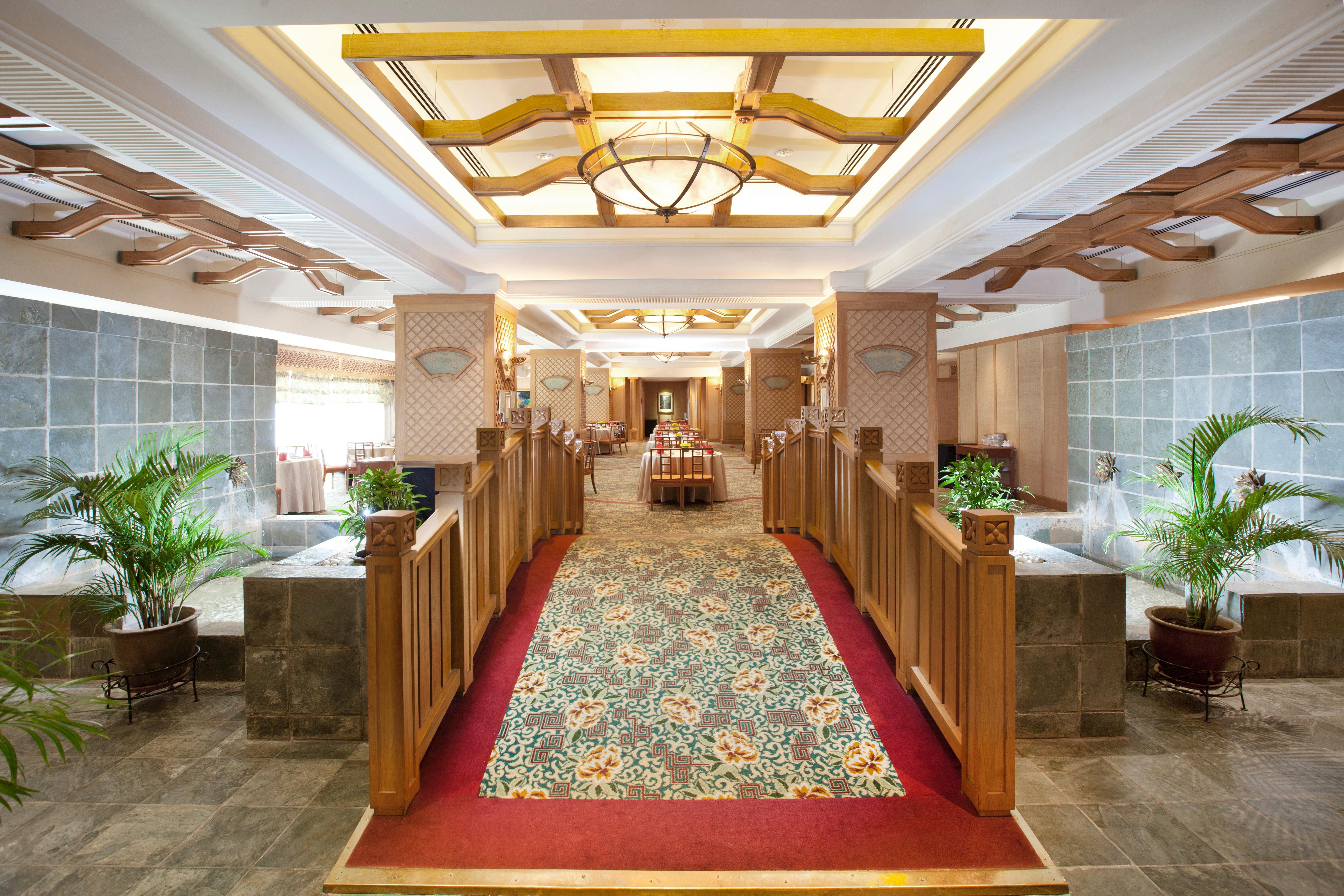 סובאנג ג'איה Dorsett Grand Subang Hotel מראה חיצוני תמונה The interior of the lounge