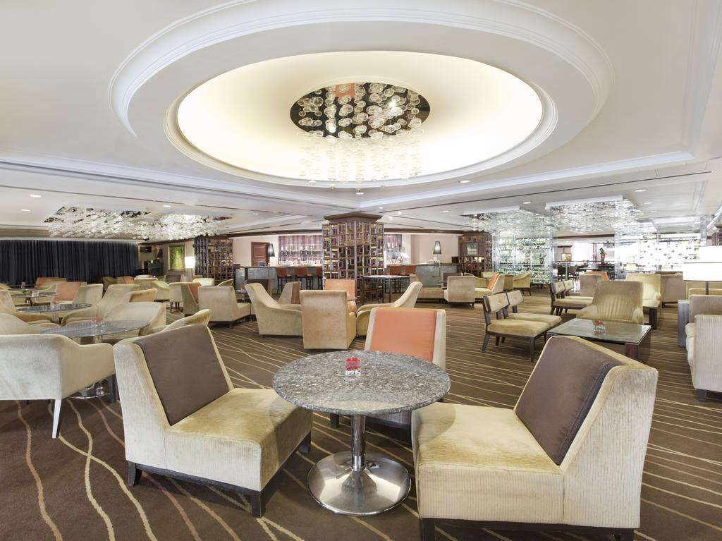 סובאנג ג'איה Dorsett Grand Subang Hotel מראה חיצוני תמונה The interior of the lounge