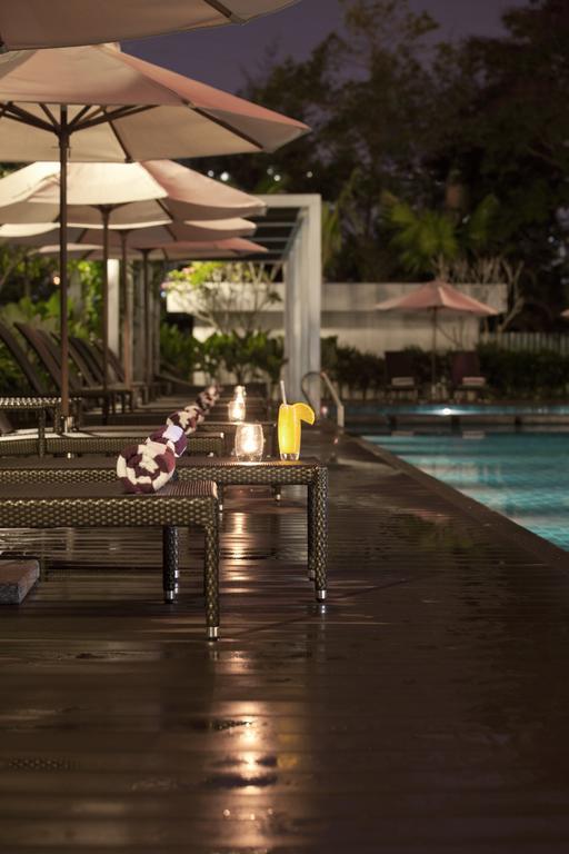 סובאנג ג'איה Dorsett Grand Subang Hotel מראה חיצוני תמונה The swimming pool at the hotel