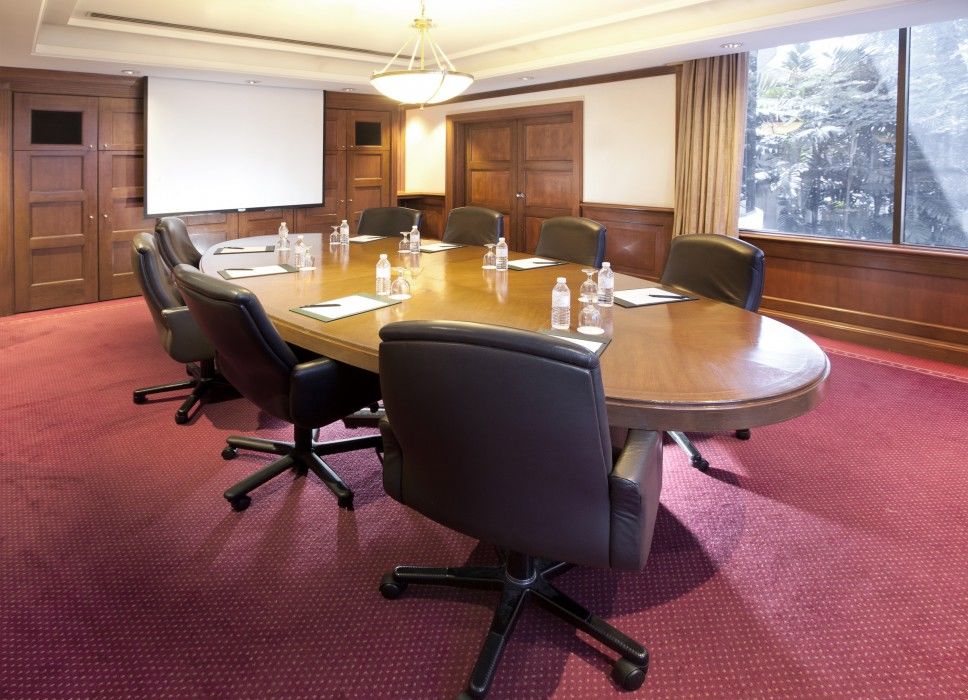 סובאנג ג'איה Dorsett Grand Subang Hotel מראה חיצוני תמונה A boardroom at the Royal Garden Hotel, London